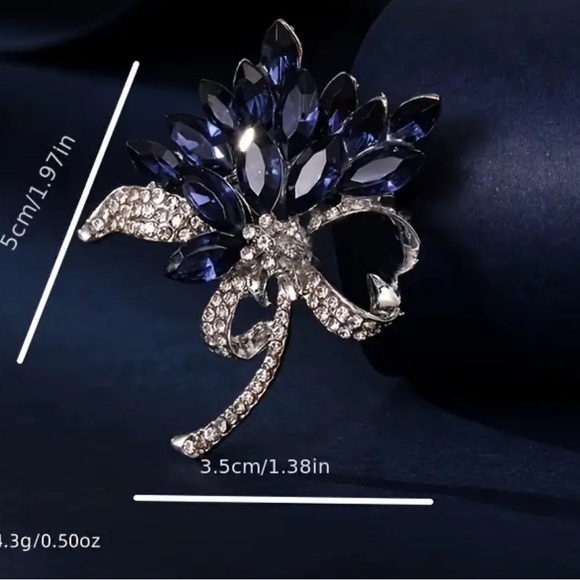 Floral Brooch in Blue and Silver NWOT - Picture 3 of 3